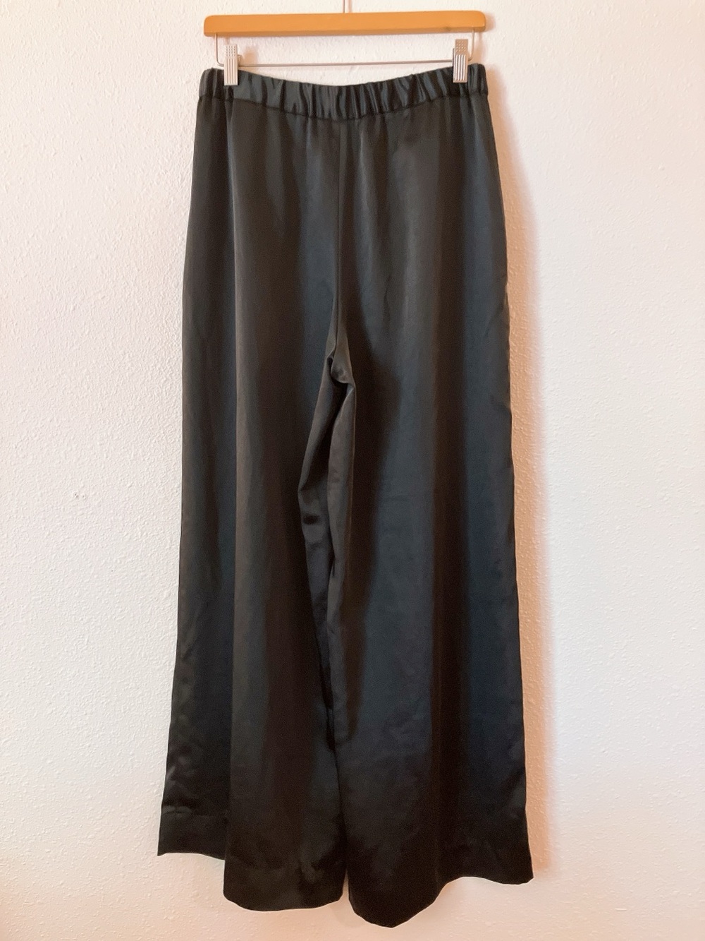 Banana Republic Black Wide-Leg High-Rise Satin Silky Trouser Pants Size 4 - Picture 4 of 10